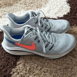 Nike Zoom Vomero 14 Running Shoes Men's size 11.5
